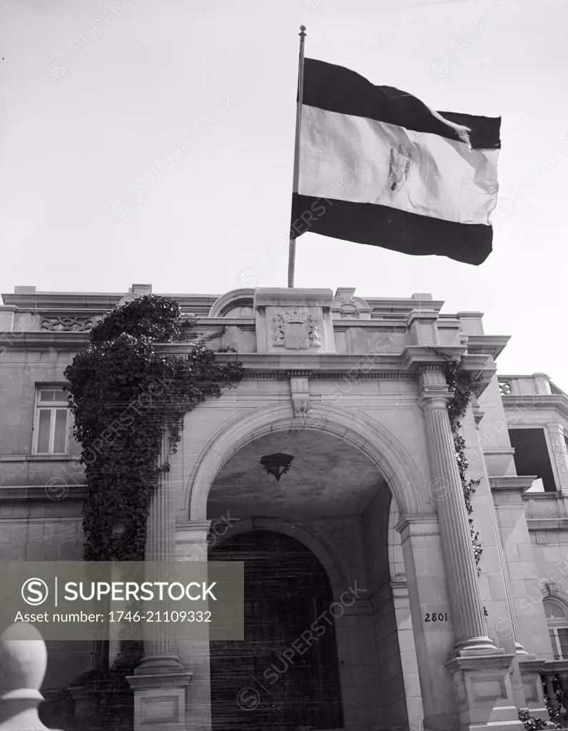 Spanish leader Franco's flag flies over Spanish Embassy in Washington for first time 1940