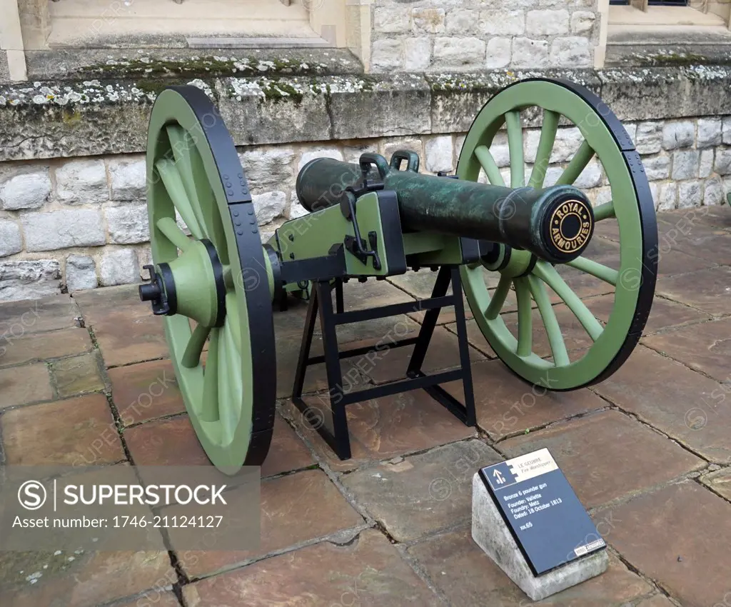 19th Century bronze 6 pounder gun. Dated 1813