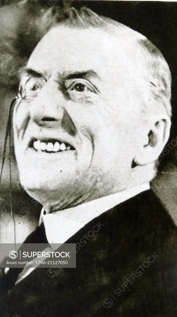 Sir Joseph Austen Chamberlain KG (16 October 1863 ñ 17 March 1937) was a British statesman, son of Joseph Chamberlain and half-brother of Neville Chamberlain.