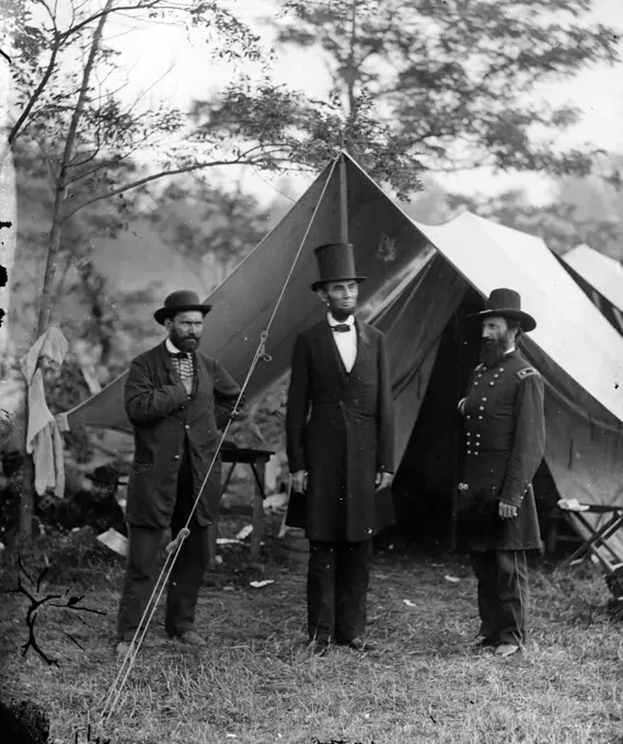 US President Abraham Lincoln, with (left) Allan Pinkerton (Pinkerton Detective Agency) and (right) General John McClernand at Sharpsburg, Marylan1862