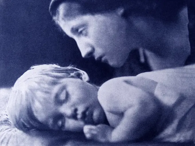 Mother and child (devotion 1865) photographed by the pioneer Victorian female photographer Julia Margret Cameron 1818-1879