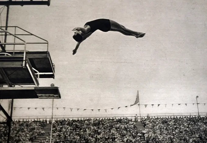 Photograph of Olga Jordan (1913 - 2000) a German diver at the 1932 Olympic games. 