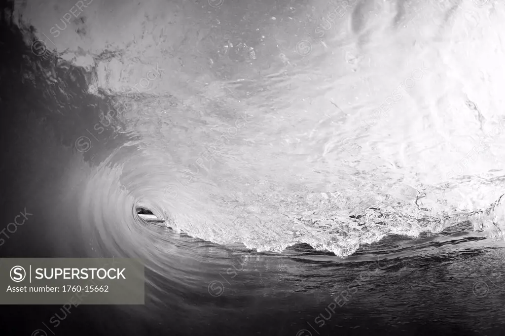 Hawaii, Maui, Makena Beach, Beautiful wave breaking along shore.