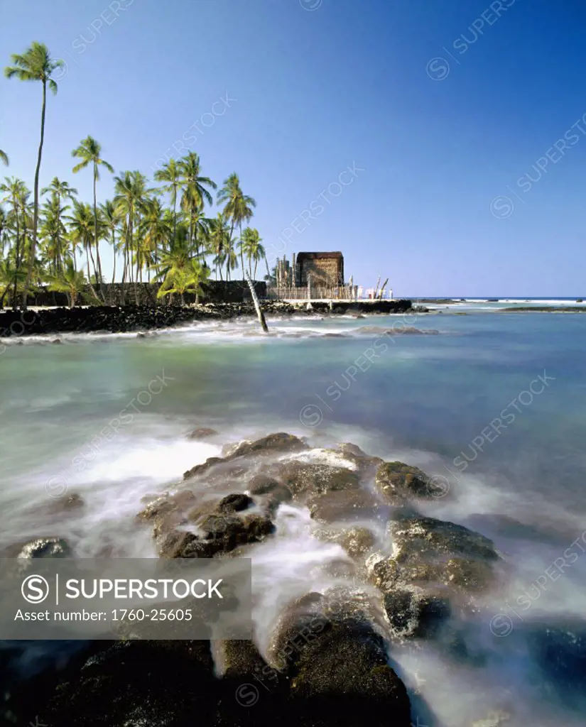 Hawaii, Big Island, Pu´uhonua O Honaunau, Honaunau Bay and Hale O Keawe Heiau