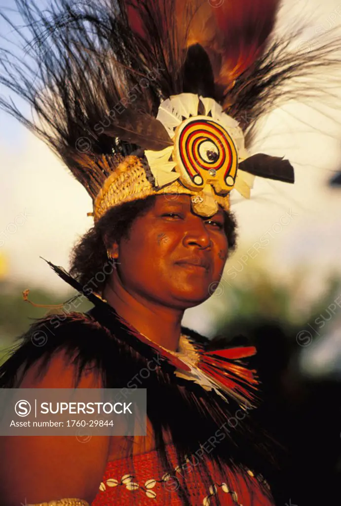 Papua New Guinea, Warrior in traditional dress NO MODEL RELEASE