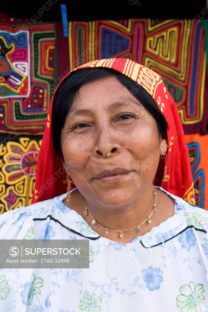 Panama, San Blas Islands (Also Called Kuna Yala Islands), Playon Chico Village, Kuna Woman