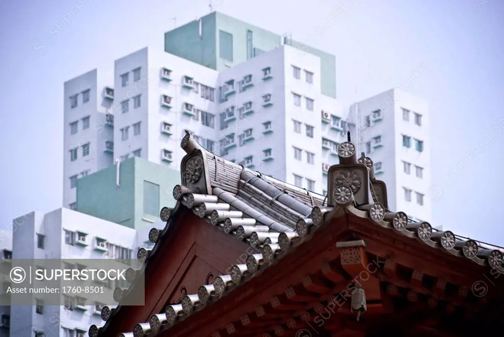 Hong Kong, Diamond Hill NK, Chi Lin Nunnery. Tang style Buddhist nunnery is contrasted by new estate buildings.