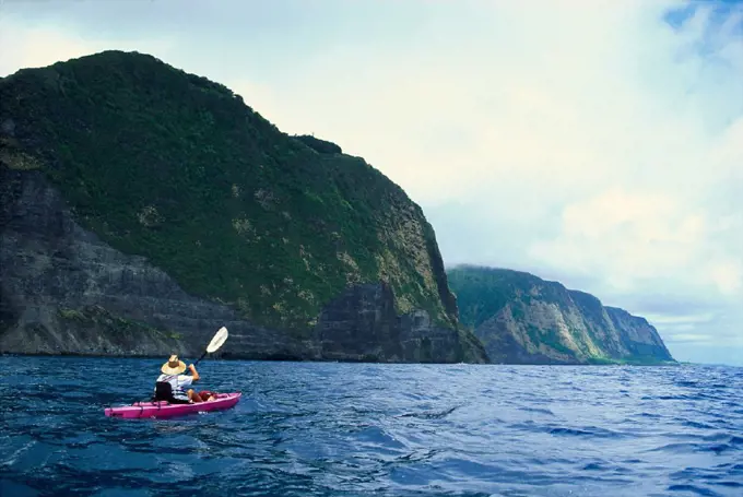 Hawaii, BigIsle, North Shore along coastline, person kayaking B1534