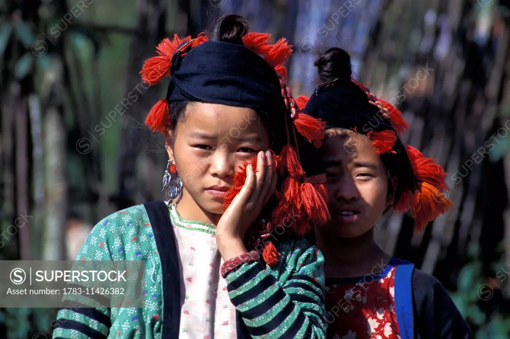 Hmong / H'mong Minority Tribe / Chldren In The North Of Vientam, Dien Bien Phu, Nr Lao Cai, Vietnam.