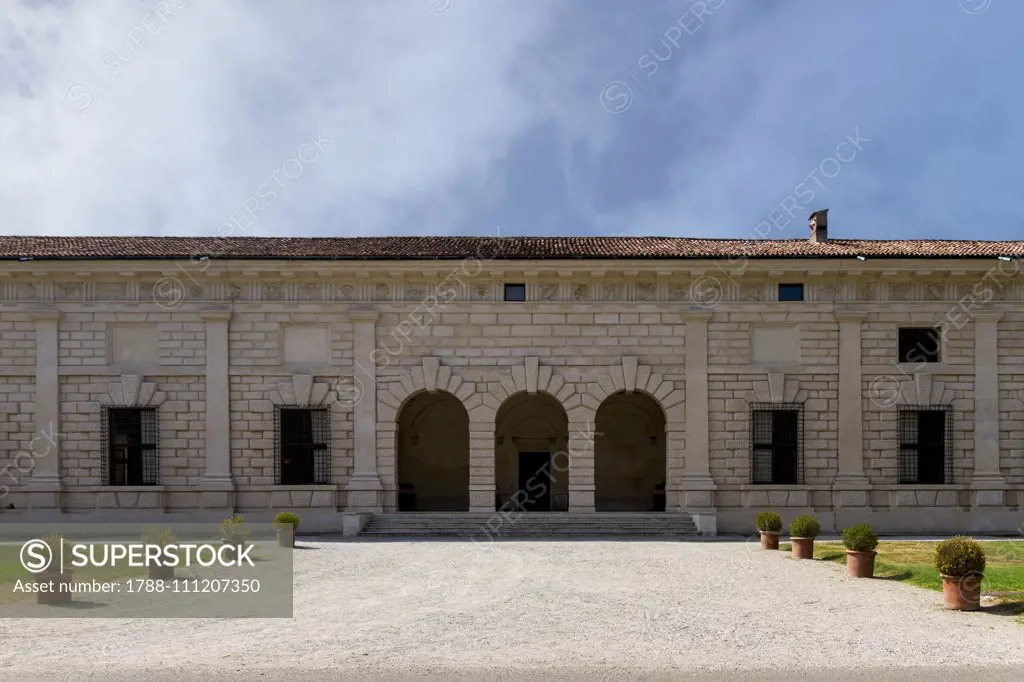 Facade of inner courtyard, Palazzo Te, 1524-1534, by Giulio Romano (ca 1499-1546), Mantua (UNESCO World Heritage List, 2008), Lombardy. Italy, 16th century.