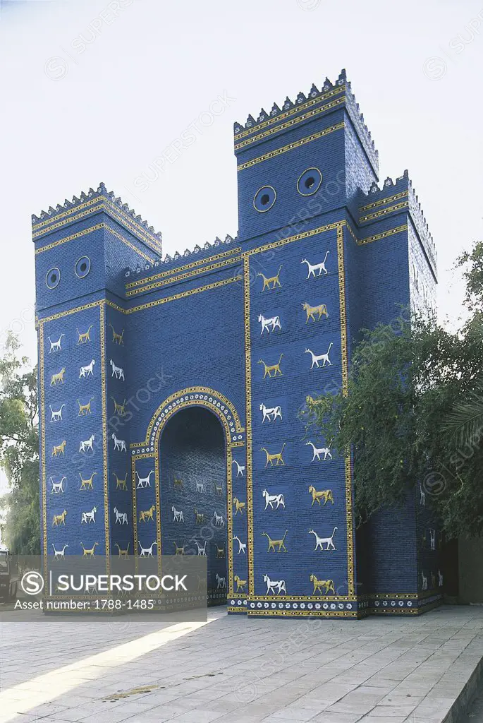 Iraq - Babylon - Reconstruction of the Ishtar Gate (Bab Ishtar)