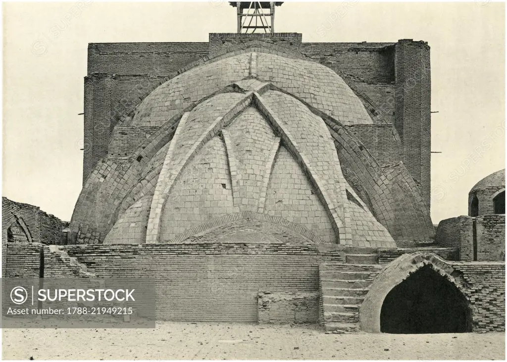 The Great Mosque (Masjid-e-Jameh), extinction of semicupus, Isfahan or Esfahan, Iran, photograph by A U Pope, London, 1920.