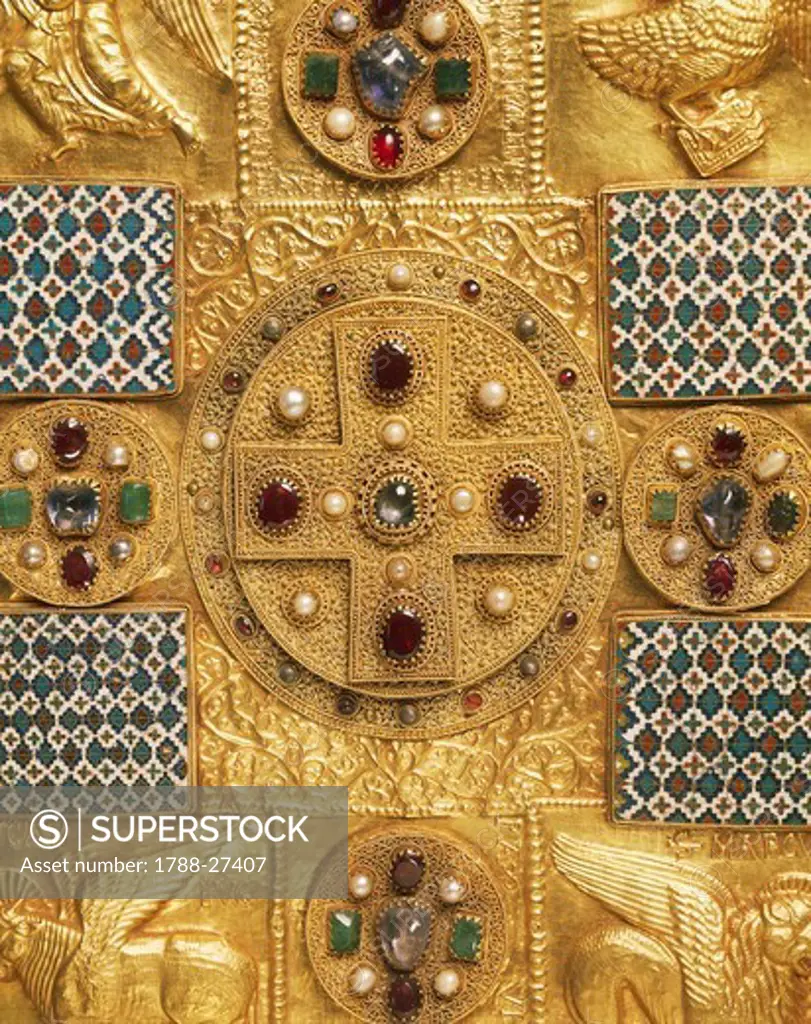 Goldsmith's art, Italy, 11th-12th century. Peace of Chiavenna (Pace di Chiavenna) cover of a Gospel Book or liturgical object (osculum pacis) in embossed gold, gems and enamel miniatures. Detail: cross.