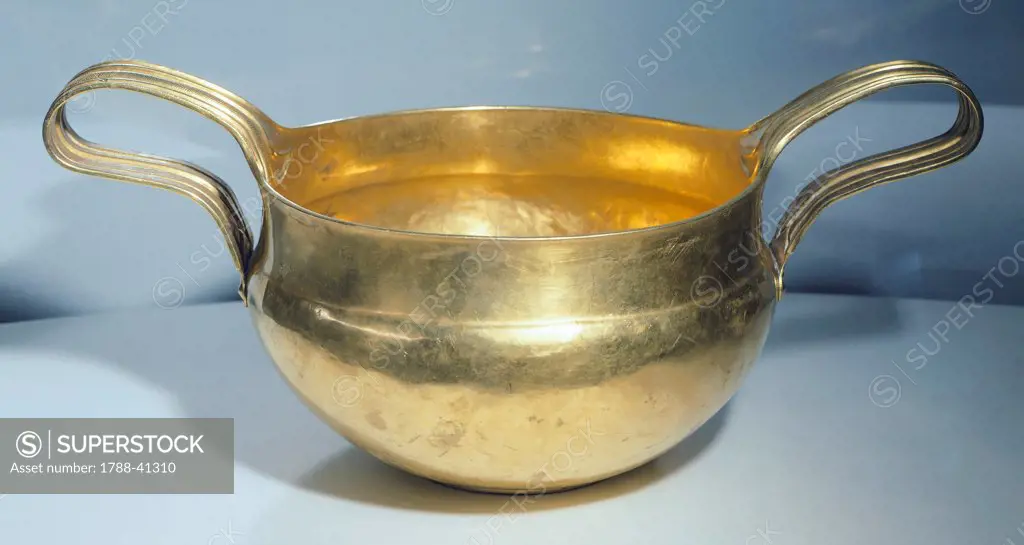 Gold and silver, two-handled cup from the treasure of Valcitran, Pleven Region, Bulgaria. Goldsmith art. Thracian Civilization, 8th Century BC.