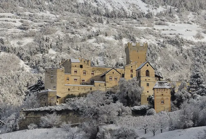 Coira Castle or Churburg Castle, snowy landscape, Sluderns, Vinschgau Valley, Trentino-Alto Adige, Italy, 13th-16th century.