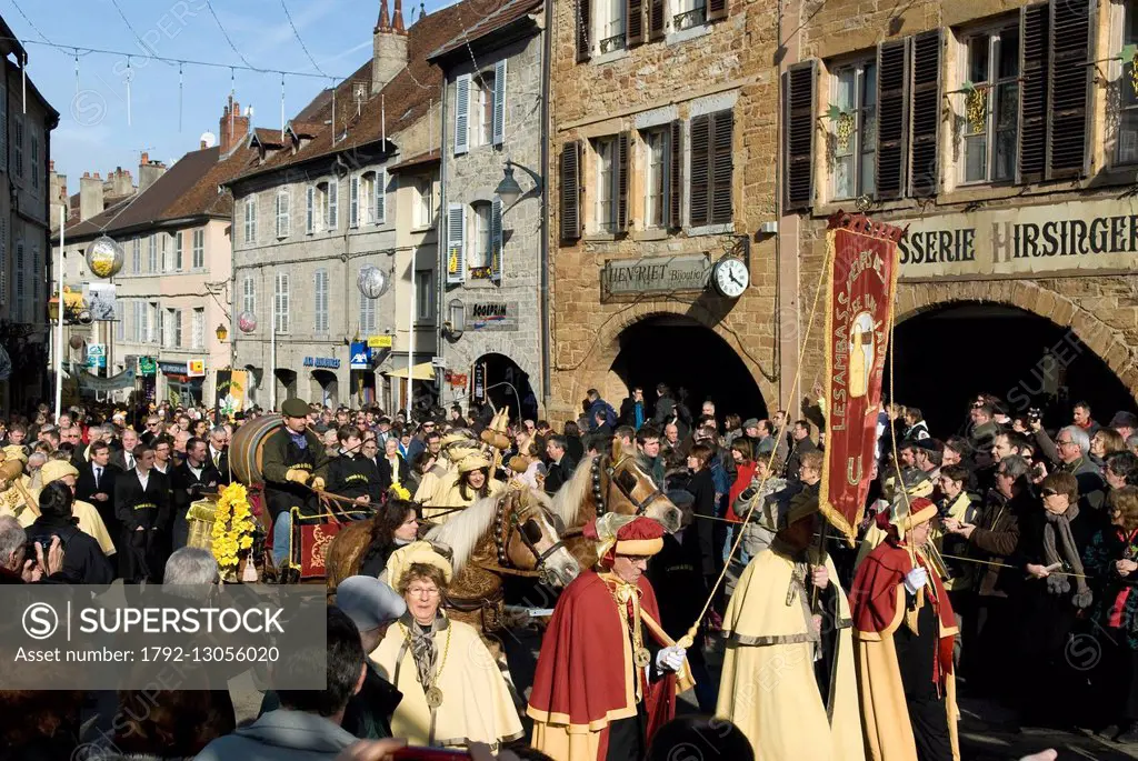 France, Jura, Arbois, breakthrough of the yellow wine, procession of the ambassadors of the yellow wine in the streets of the city