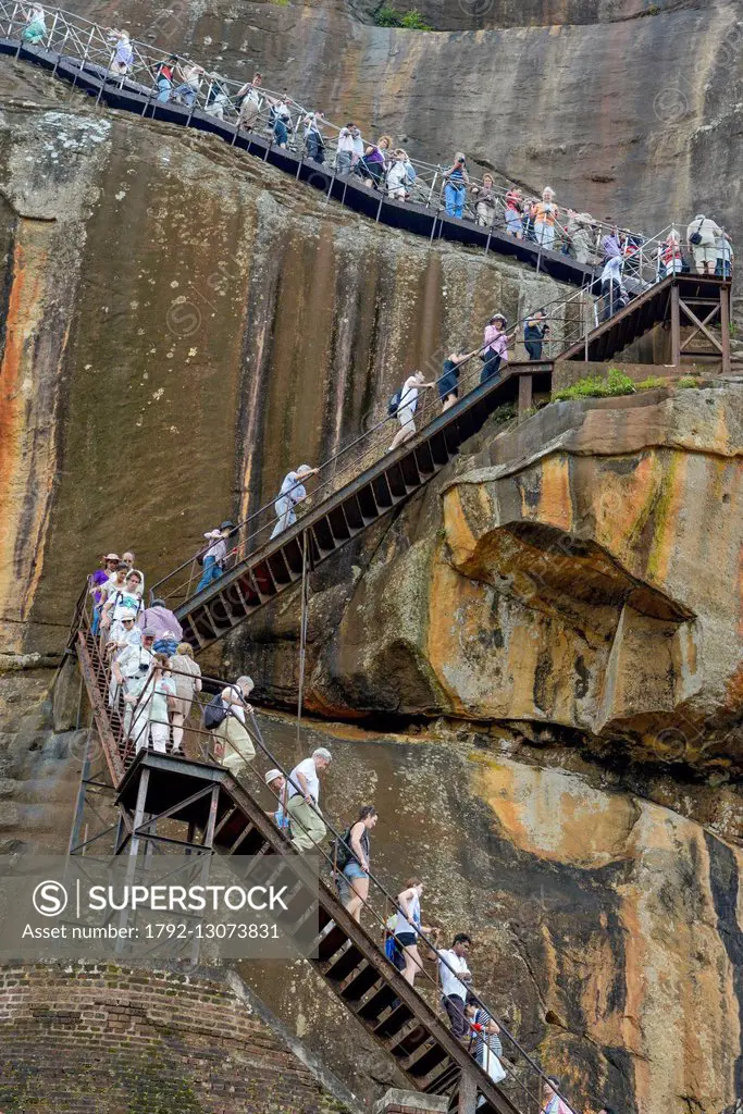 Sri Lanka, North-Central Province, Polonnaruwa District, Sigiriya, Old city of Sigiriya listed as World Heritage by UNESCO, Rock of the Lion, tourists...