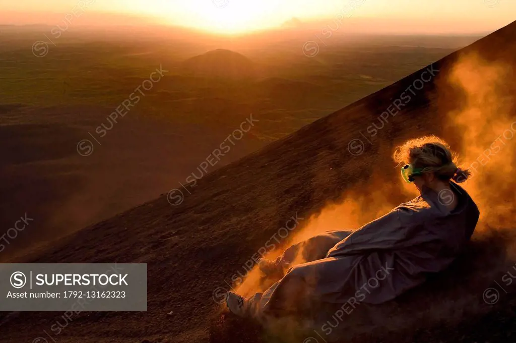 Nicaragua, Leon area, Volcan Cerro Negro in the Cordillera Maribios (or Marrabios), Volcano surfing also known as ash boarding