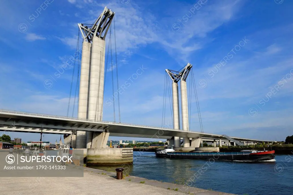 France, Seine Maritime, Rouen, Gustave Flaubert lift bridge over the Seine river