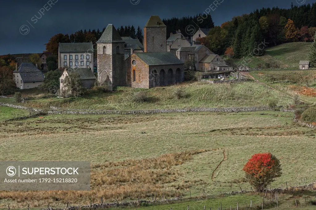 France, Aveyron, Aubrac, tourist village of St Chely d'Aubrac