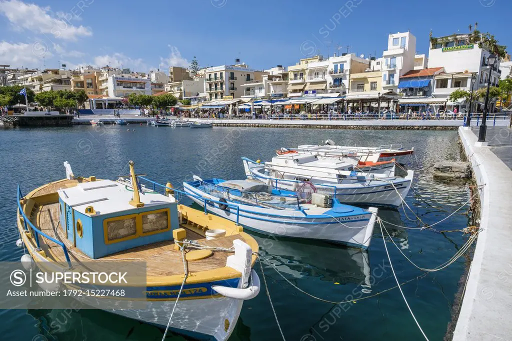 Greece, Eastern Crete, Lassithi district, Agios Nikolaos, Voulismeni lake in the heart of the town is connected to the sea by a canal