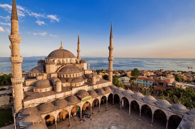 Turkey, Istanbul, historical centre listed as World Heritage by UNESCO, Sultanahmet District, Sultan Ahmet Camii (Blue Mosque)