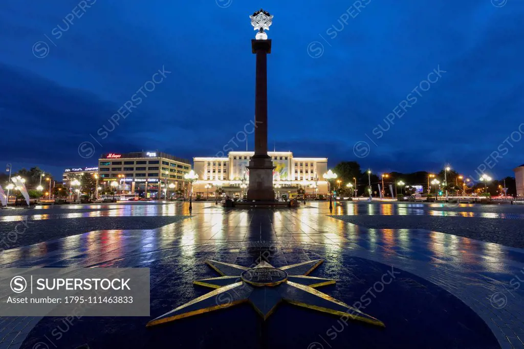 Column in Victory Square at night in Kaliningrad, Russia