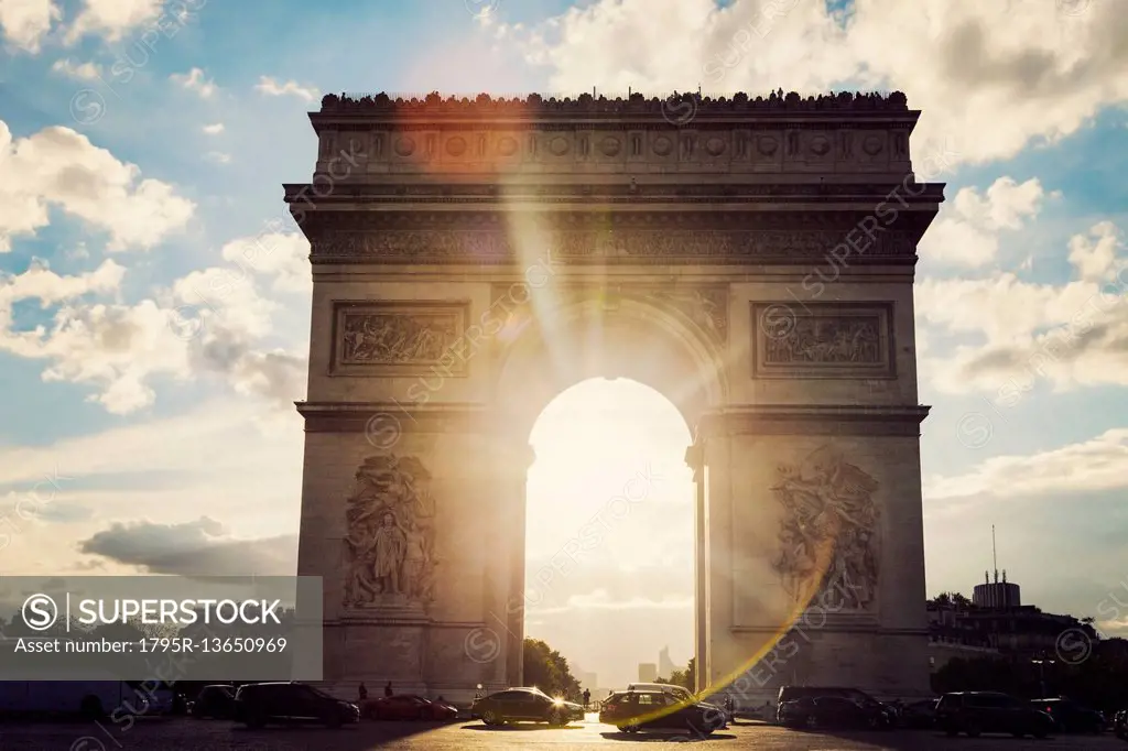 France, Paris, Arc de Triomphe at sunrise