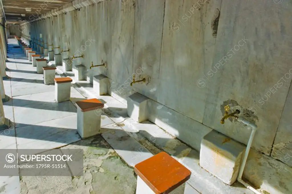 Turkey, Istanbul, Sultanahmet Mosque wash stands