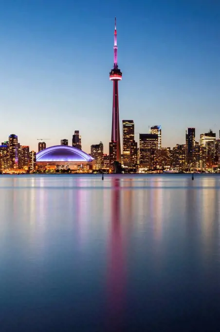 Canada, Ontario, Toronto, Skyline at night