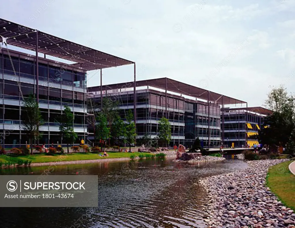 Chiswick Park, London, United Kingdom, Richard Rogers Partnership, Chiswick park exterior.