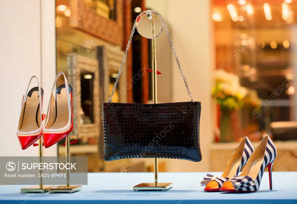 Christian louboutin mount outlet street