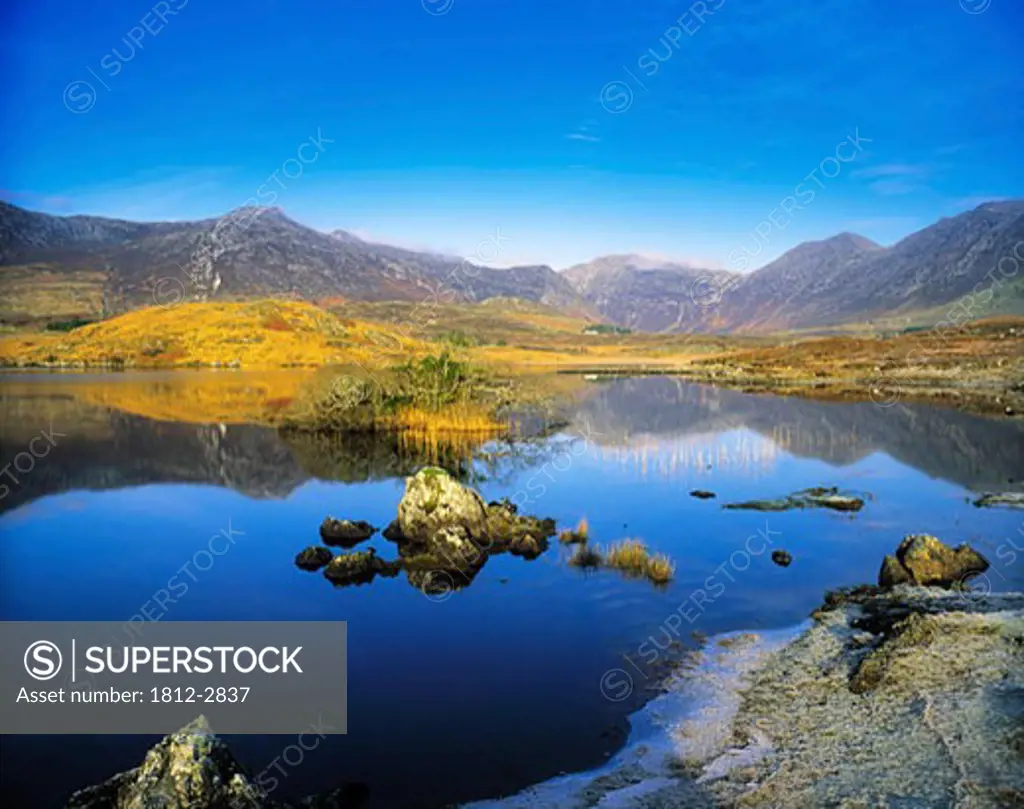 Co Galway, Connemara, Lake Near Recess