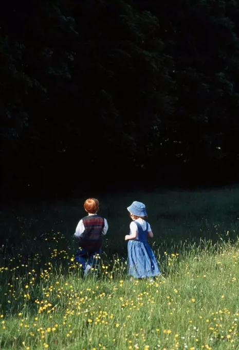 Ireland, Children in a field