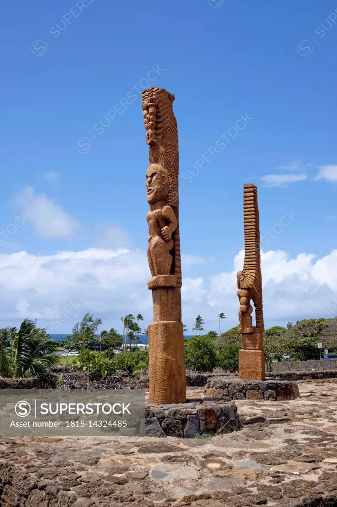 USA, Hawaii, Kauai, Poipu, Kaneiolouma Complex, Kii Holzstatuen