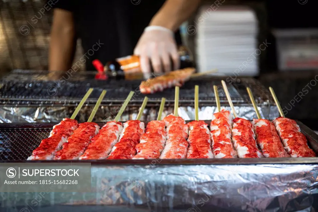 Japan, Kyoto Prefecture, Kyoto City, Yakitori¶ÿgrilling at food stand