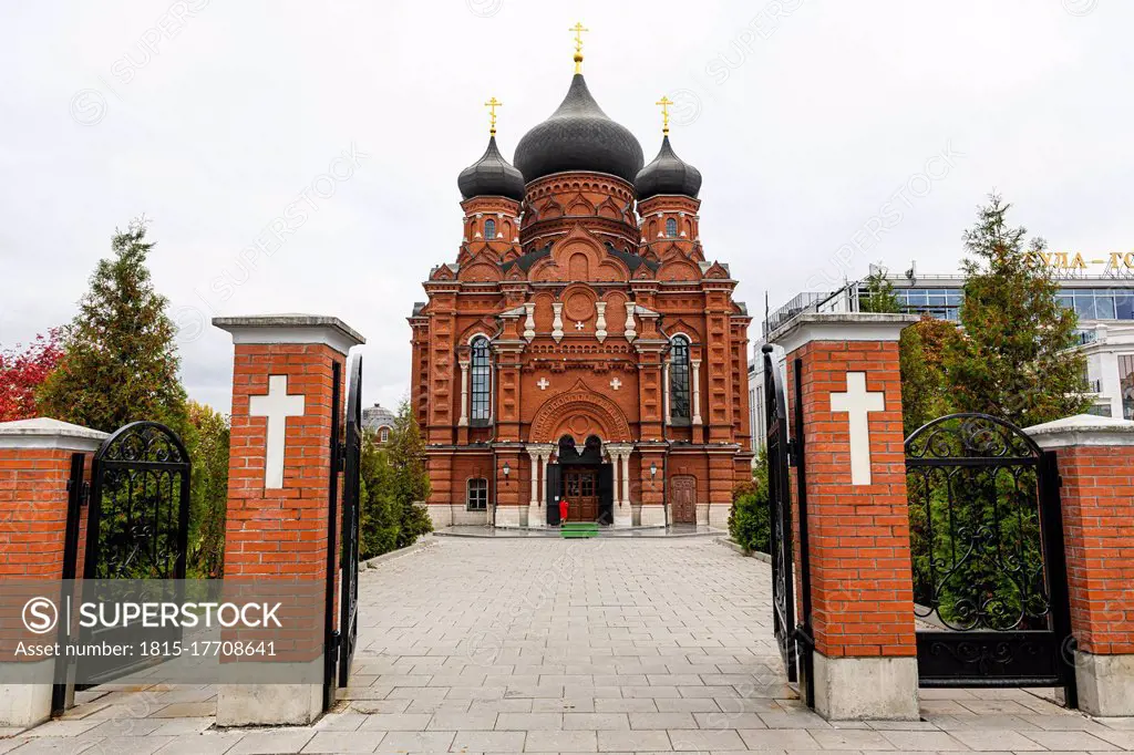 Russia, Tula Oblast, Tula, Entrance gate of Holy Assumption Cathedral