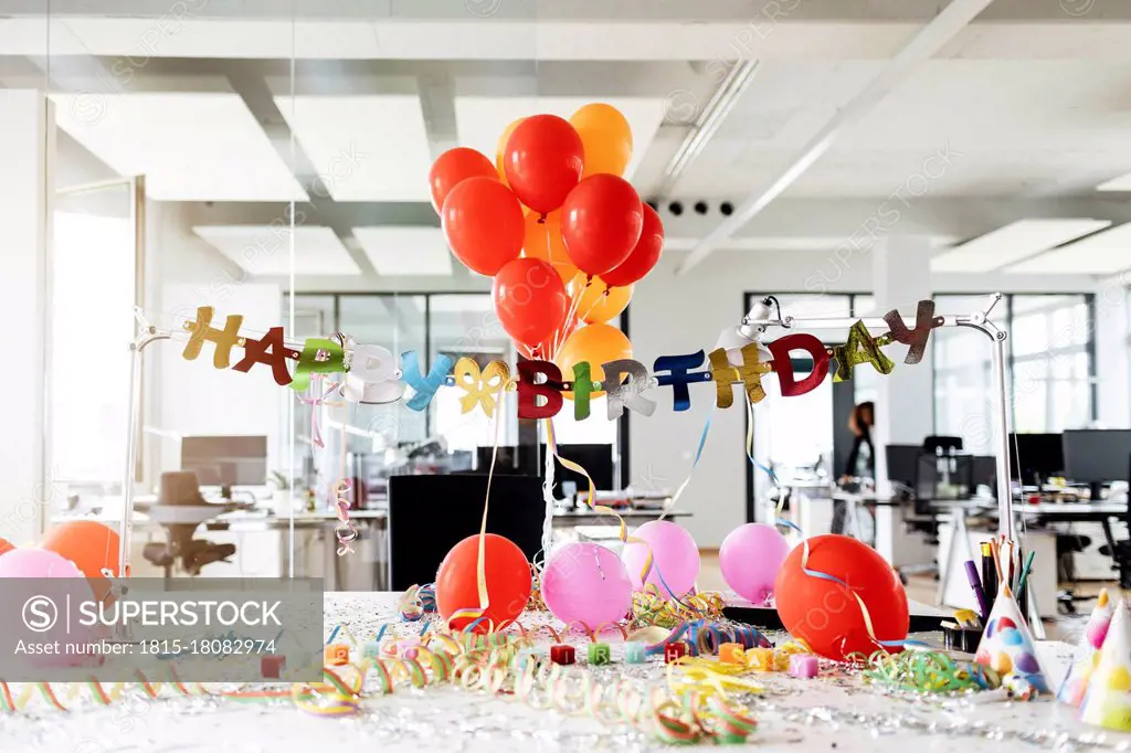 Birthday decoration in office