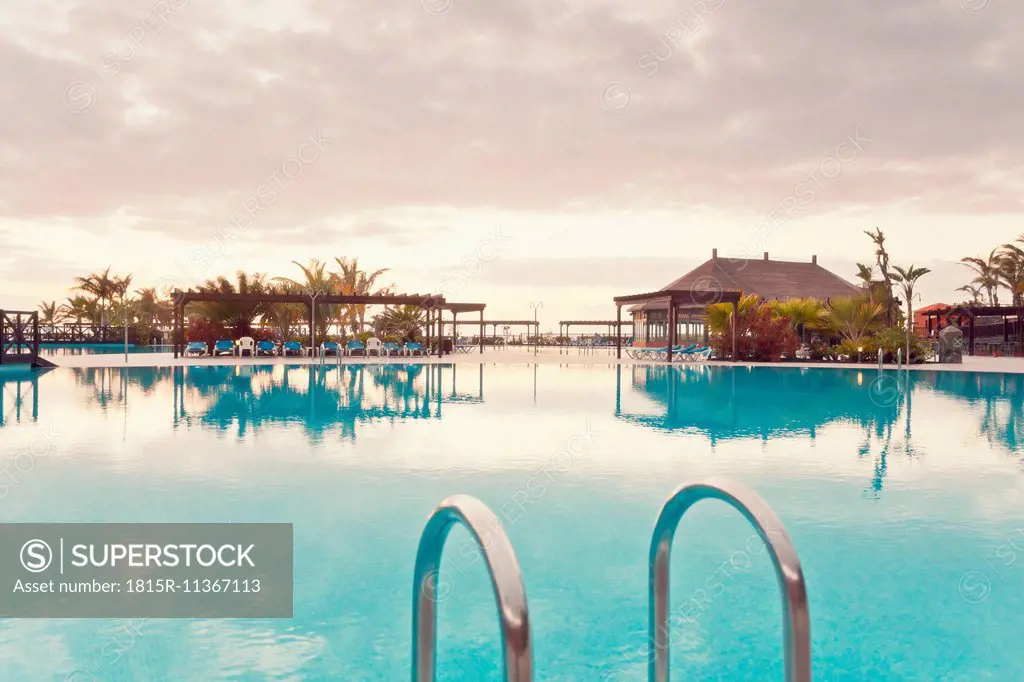 Spain, Canary Islands, La Palma, Fuencaliente, swimmingpool of a hotel