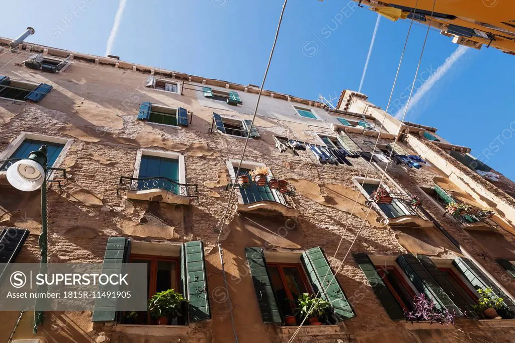 Italy, Veneto, Venice, San Polo, old facade of a house