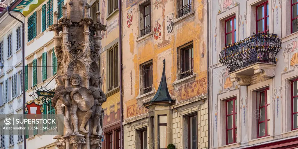 Switzerland, Canton of Lucerne, Lucerne, Old town, town houses with fresco, middle age fountain with figurines