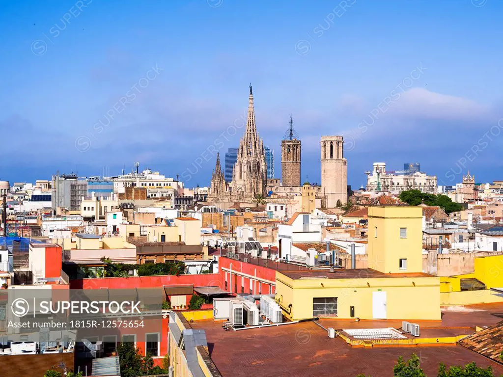 Spain, Catalonia, Barcelona, Cityscape with Sagrada Familia