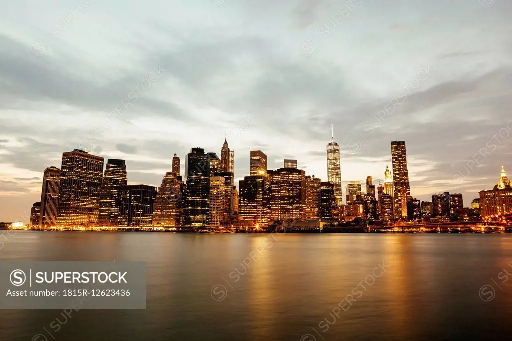 USA, New York State, New York City, Manhattan, Skyline and Hudson river in the evening