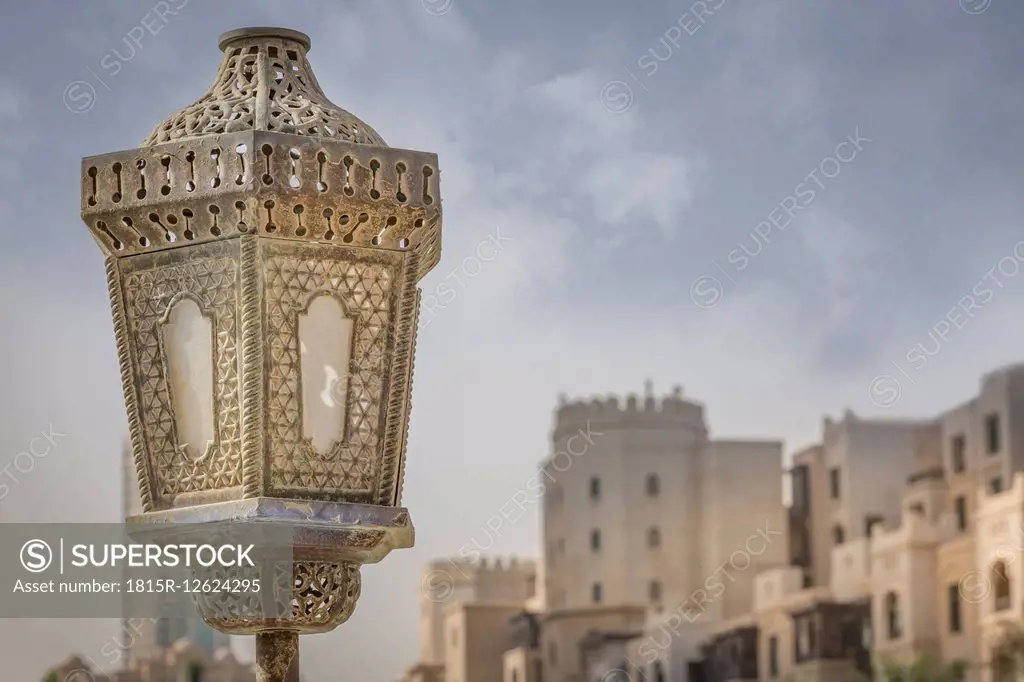 United Arab Emirates, Dubai, Lamp on the Souk-al-Bahar-Bridge