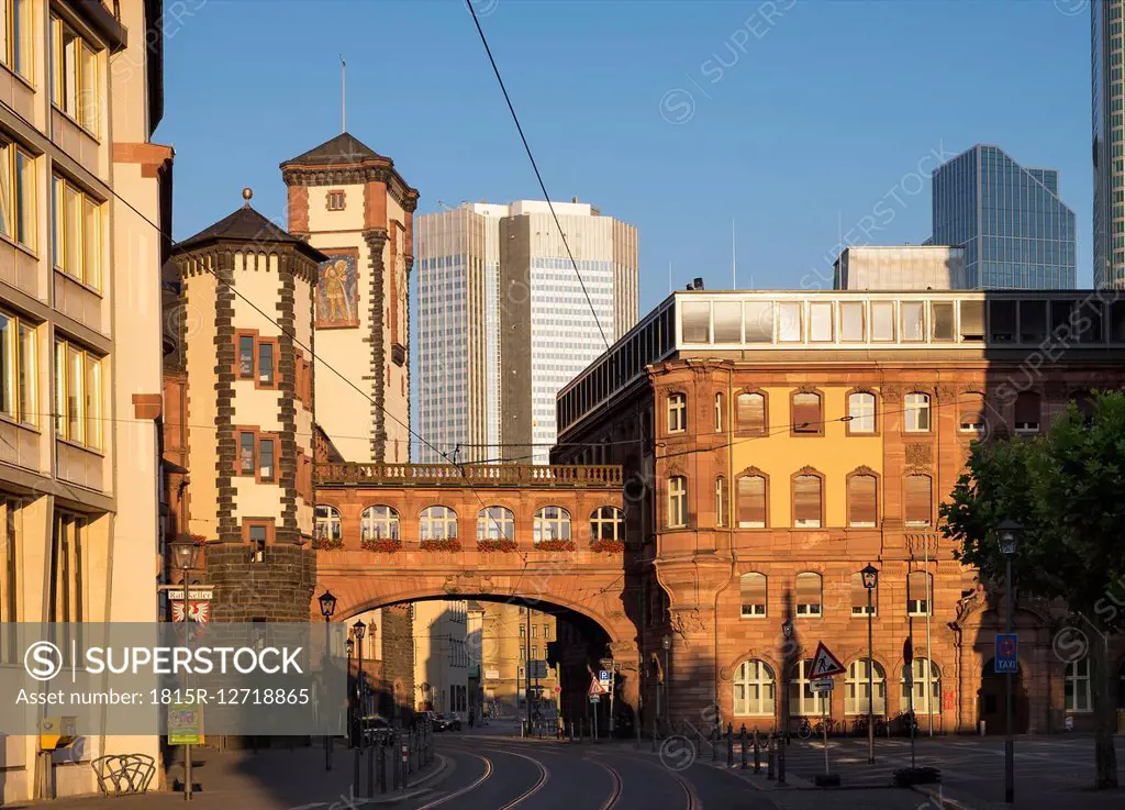 Germany, Hesse, Frankfurt, Old town, Roemer, Bridge of Sighs on Bethmannstrasse