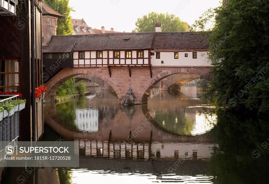 Germany, Nuremberg, bridge over Pegnitz River at Henkerturm