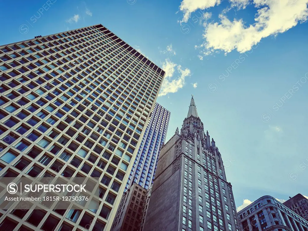 USA, Illinois, Chicago, old and new high-rise buildings from below