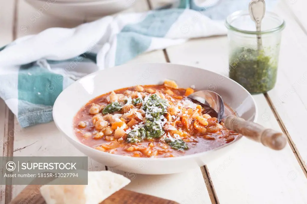 Zuppa di Ceci, Italian chickpeas soup in bowl