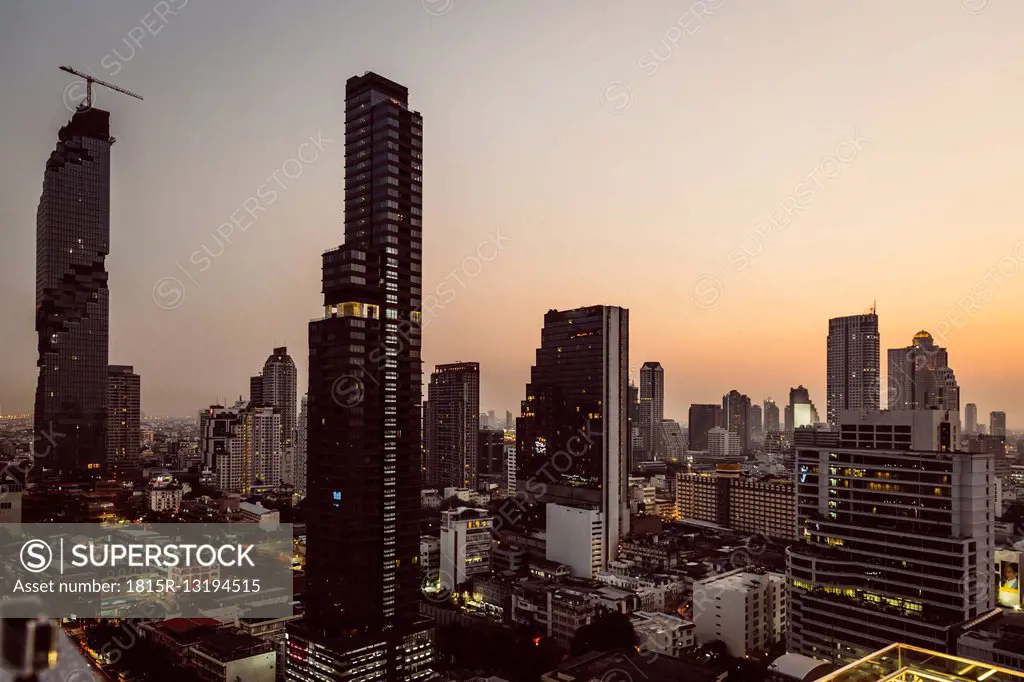 Thailand, Bangkok, Skyline with Maha Nakhon Tower in the evening