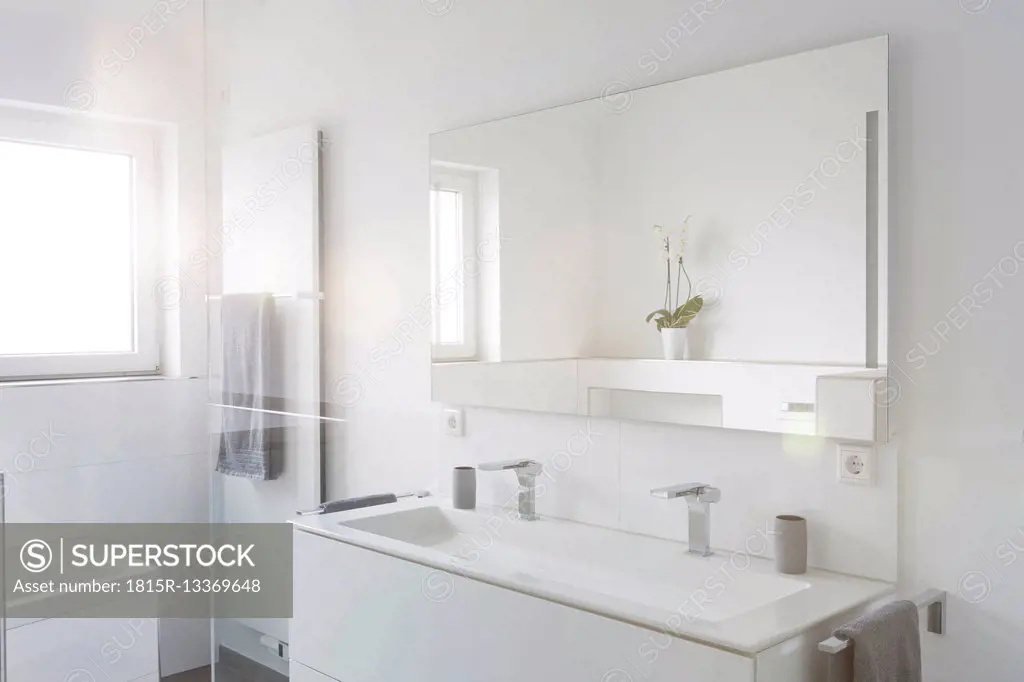 Modern white bathroom